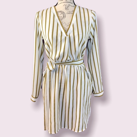 Forever 21, Women’s Dress, Size Small - Picture 2 of 16